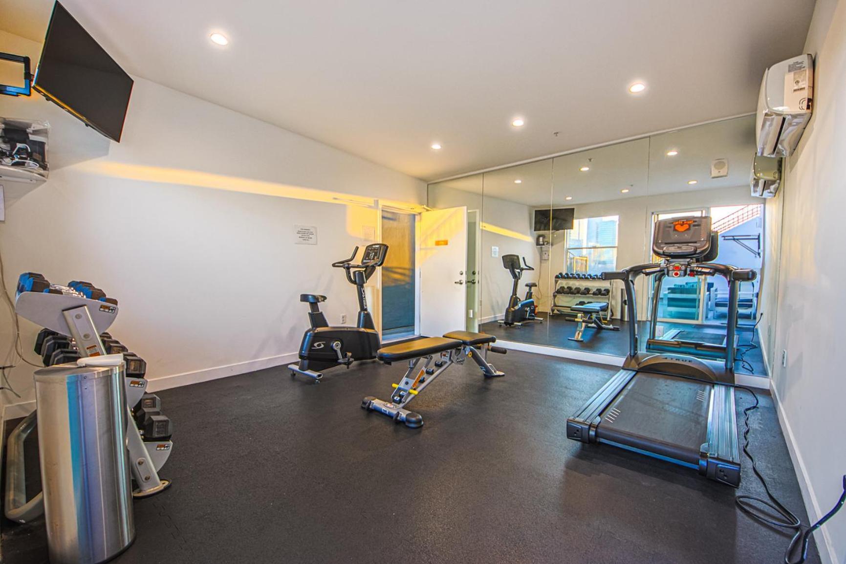 Stunning 1 Bdr 1 Bth, Pool, Jacuzzi Apartment Los Angeles Exterior photo